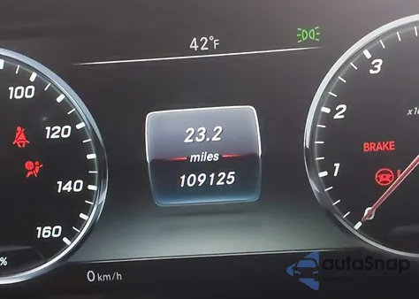 2016 Mercedes-Benz S 550 4Matic z USA, uszkodzony, nr VIN WDDUG8FB8GA236233